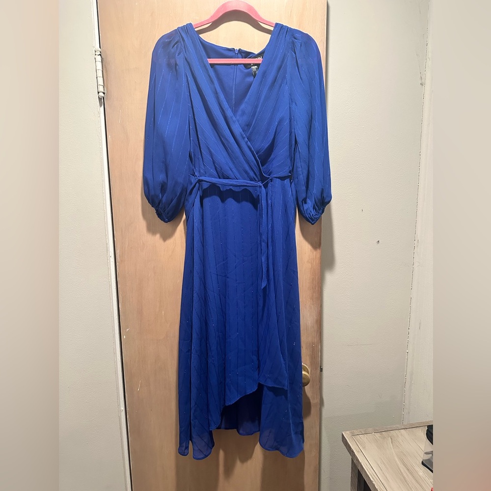 DKNY Blue “fake” wrap w/ belt.
handkerchief hem/midi length